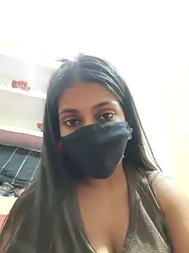 shreyaverma899 online show from April 17, 5:27 pm