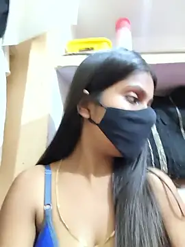 shreyaverma899 online show from April 12, 6:49 am