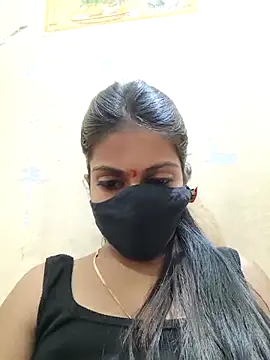 shreyaverma899 online show from April 13, 4:33 pm