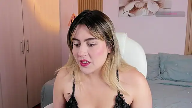 jenny Dream  online show from April 18, 8:20 pm