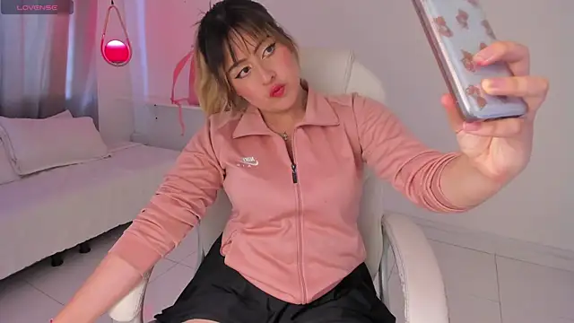 Snapshot of jenny_Dream_ chatting on June 2, 8:20 pm jenny Dream online show from June 2, 8:20 pm