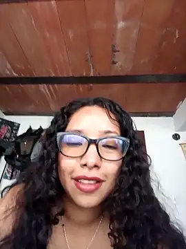 Wolfamara online show from April 30, 8:57 pm