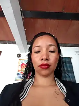 Wolfamara online show from April 22, 1:18 pm