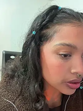 MIAHREINS online show from April 28, 2:21 pm