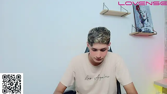 flaquito    online show from May 13, 8:27 pm
