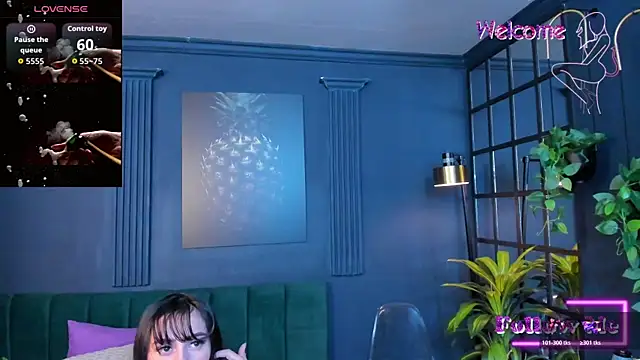 Alicecoule  online show from May 7, 11:35 am