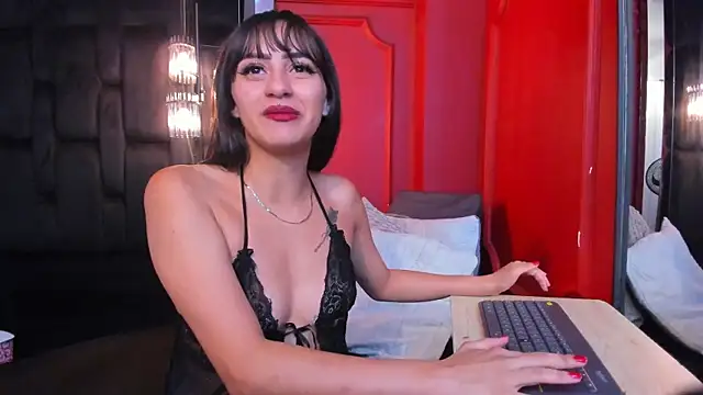 Alicecoule  online show from April 14, 11:59 am