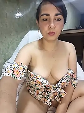 Emily Divi69 online show from April 10, 12:17 am