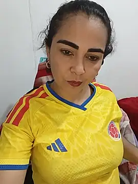 Snapshot of Emily_Divi69 chatting on July 4, 4:52 am Emily Divi69 online show from July 4, 4:52 am