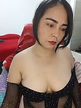 Snapshot of Emily_Divi69 chatting on June 25, 7:41 pm Emily Divi69 online show from June 25, 7:41 pm