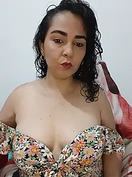 Snapshot of Emily_Divi69 chatting on June 21, 11:32 pm Emily Divi69 online show from June 21, 11:32 pm