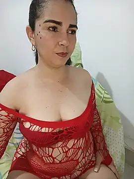 Snapshot of Emily_Divi69 chatting on May 30, 2:40 am Emily Divi69 online show from May 30, 2:40 am