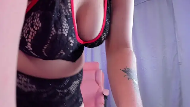 Lyra Dream online show from April 5, 8:15 pm