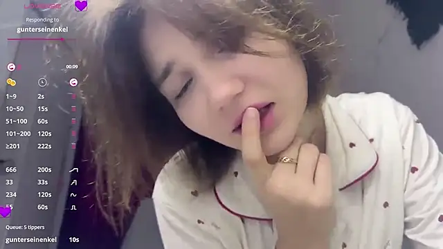 Snapshot of Cute_Capricee chatting on April 19, 10:05 am Cute Capricee online show from April 19, 10:05 am