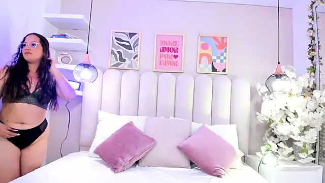 Snapshot of Celeste_Price chatting on April 2, 12:56 pm Celeste Price online show from April 2, 12:56 pm