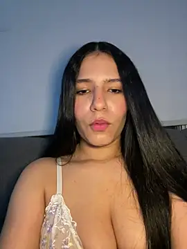 IsabelaRivers online show from April 12, 6:27 am
