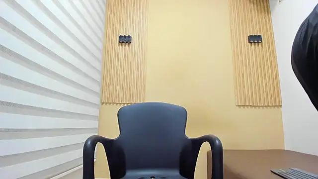 LEO FIOCCHI online show from April 6, 8:10 pm