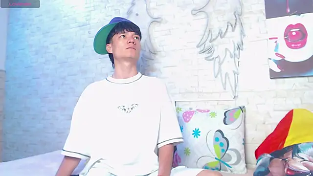 Alex latino  online show from April 2, 12:29 am