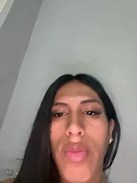 luna duque online show from June 5, 4:50 am