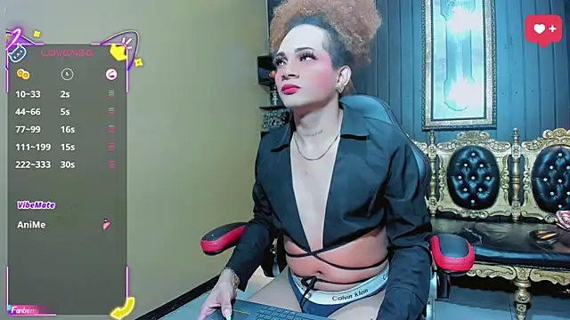 Snapshot of Sharlotte_Jones chatting on May 1, 11:37 am Sharlotte Jones online show from May 1, 11:37 am
