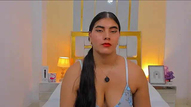 Snapshot of Alara_Keyy chatting on May 6, 12:47 am Alara Keyy online show from May 6, 12:47 am