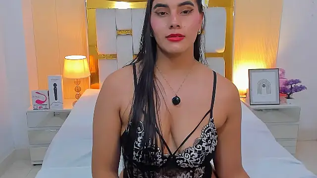 Snapshot of Alara_Keyy chatting on June 10, 11:06 pm Alara Keyy online show from June 10, 11:06 pm