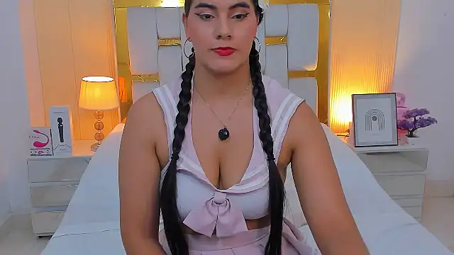 Snapshot of Alara_Keyy chatting on May 29, 5:30 pm Alara Keyy online show from May 29, 5:30 pm