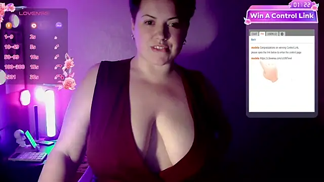 DarkCherryVelvet online show from April 8, 10:44 pm