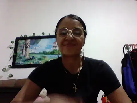 Snapshot of FenixPretty chatting on May 14, 6:05 pm FenixPretty online show from May 14, 6:05 pm