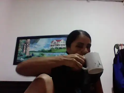 Snapshot of FenixPretty chatting on April 28, 7:40 pm FenixPretty online show from April 28, 7:40 pm