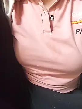 anhhuyen1 online show from April 2, 6:53 am