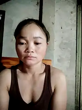 Tieuvy122 online show from May 7, 8:12 pm