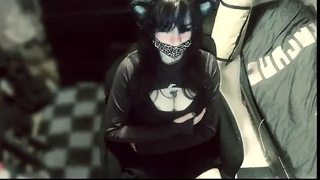 ErroneousMeow online show from April 2, 11:00 pm