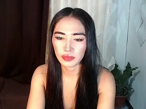 urasiankylie online show from May 18, 6:01 pm