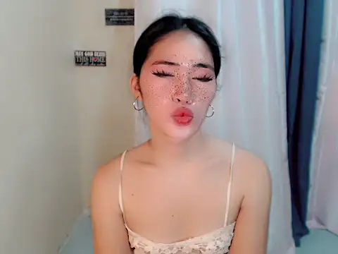 urasiankylie online show from May 8, 11:03 am