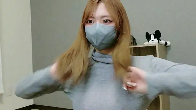 YUA 0425 online show from May 3, 9:36 am