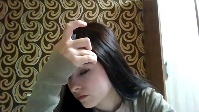 Snapshot of KikiAmino chatting on June 5, 6:52 am KikiAmino online show from June 5, 6:52 am
