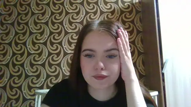 Snapshot of KikiAmino chatting on June 1, 5:18 am KikiAmino online show from June 1, 5:18 am