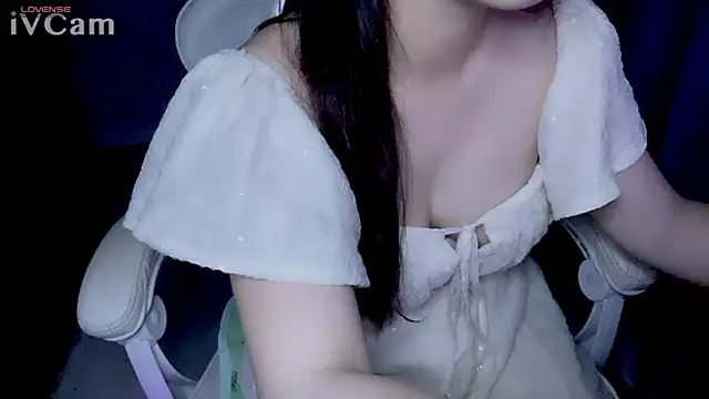 Milk xoxo online show from April 10, 7:32 pm