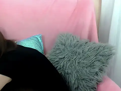 LiliBlush online show from June 24, 7:11 pm