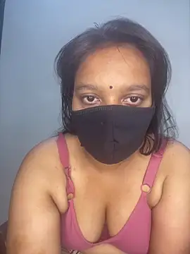 Snapshot of Monika_6999 chatting on May 2, 6:57 pm Monika 6999 online show from May 2, 6:57 pm