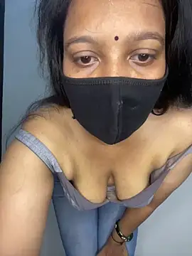 Snapshot of Monika_6999 chatting on May 22, 7:56 pm Monika 6999 online show from May 22, 7:56 pm