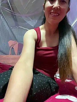 Snapshot of Huonglyna chatting on June 21, 9:59 am Huonglyna online show from June 21, 9:59 am