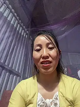 Huonglyna online show from April 18, 3:14 pm