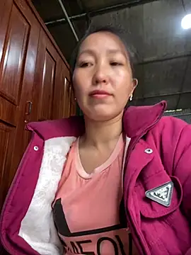 Huonglyna online show from May 11, 7:10 am