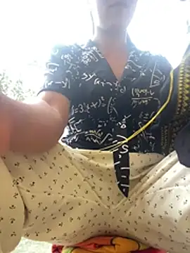 Snapshot of Huonglyna chatting on July 8, 10:27 am Huonglyna online show from July 8, 10:27 am