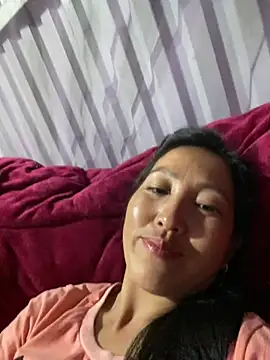 Huonglyna online show from May 20, 2:03 pm