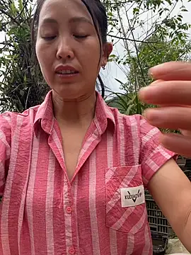 Huonglyna online show from May 5, 1:30 am