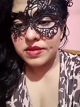 Maskedcurves online show from April 9, 5:53 am