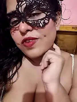 Maskedcurves online show from April 10, 6:09 am